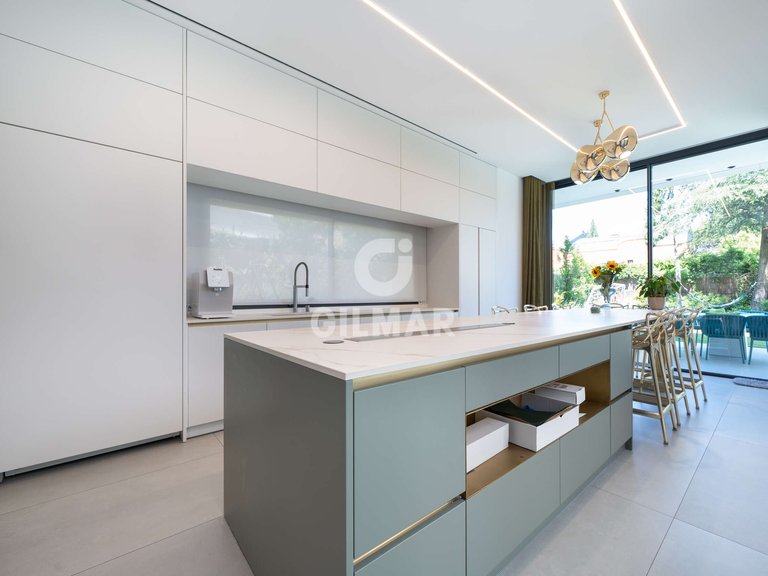Villa for Sale in Madrid, Madrid 11