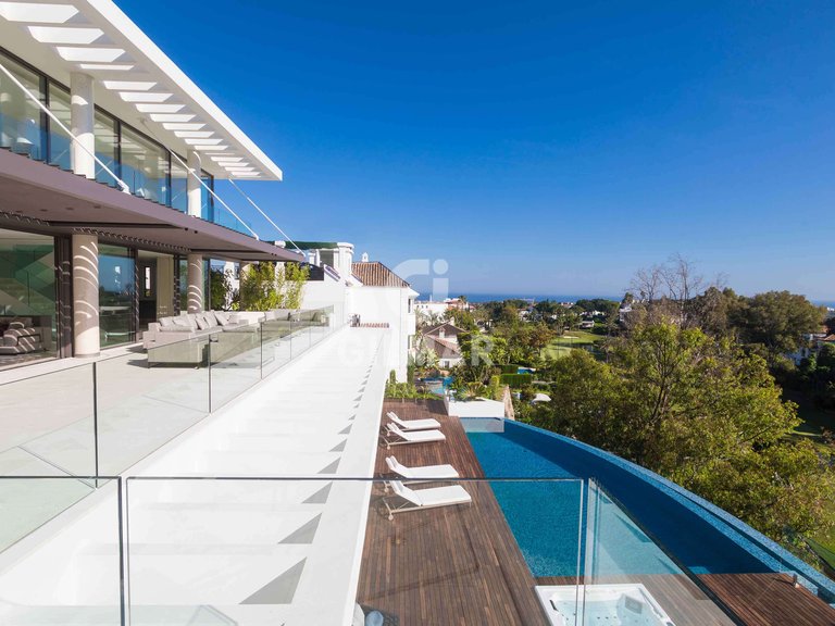Villa for Sale in BenahavÍs, Malaga 37