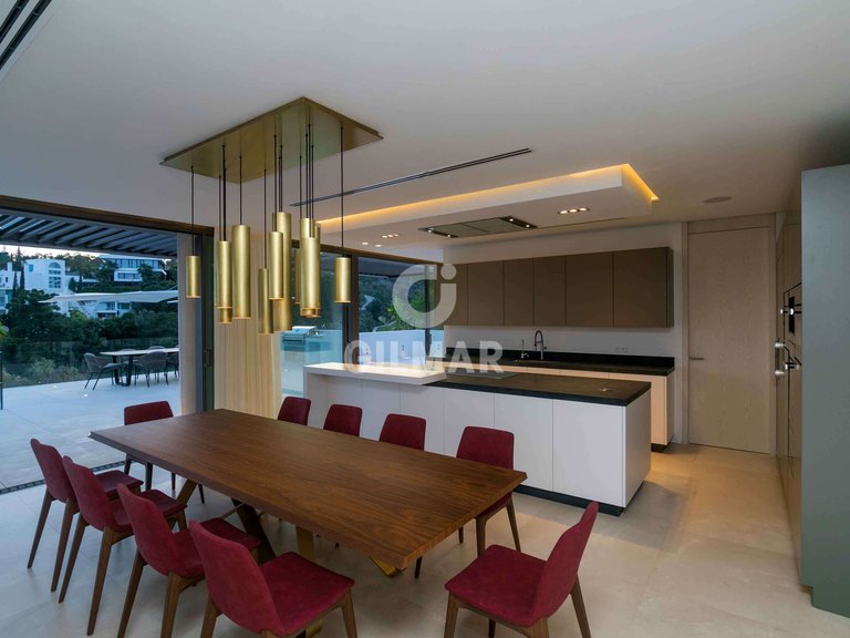 Villa for Sale in BenahavÍs, Malaga 11