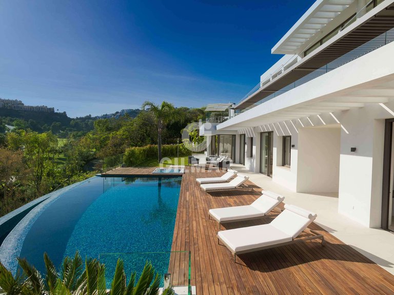 Villa for Sale in BenahavÍs, Malaga 30
