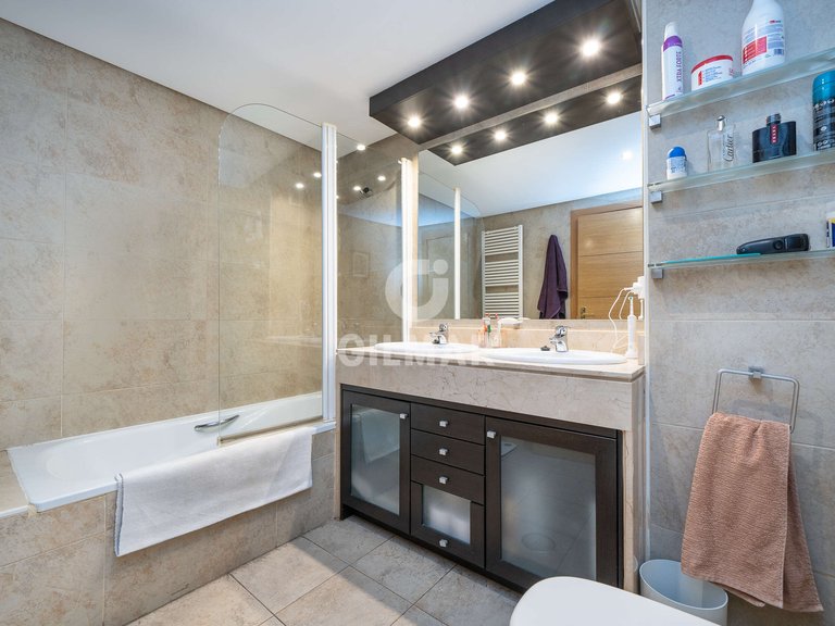 Apartment for Sale in Madrid, Madrid 27