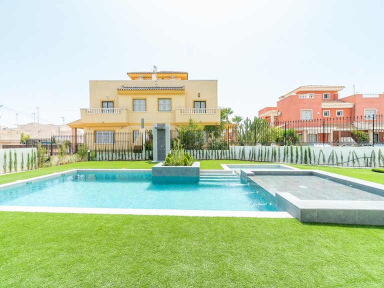 Apartment for Sale in LOS BALCONES - LOS ALTOS, Torrevieja, Alicante 35