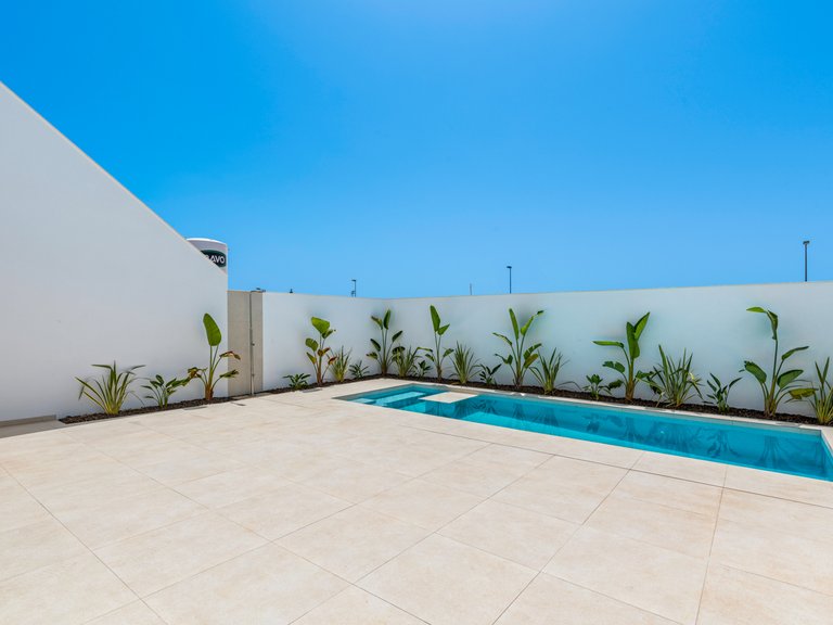 Villa for Sale in Los AlcÁzares, Murcia 33