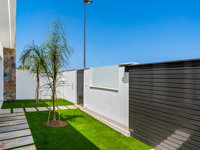 Villa for Sale in Los AlcÁzares, Murcia 36
