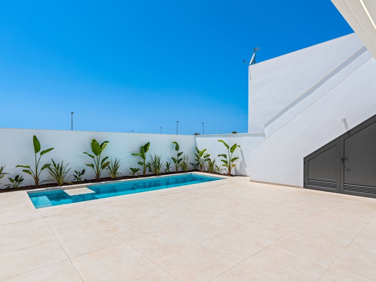 Villa for Sale in Los AlcÁzares, Murcia 32