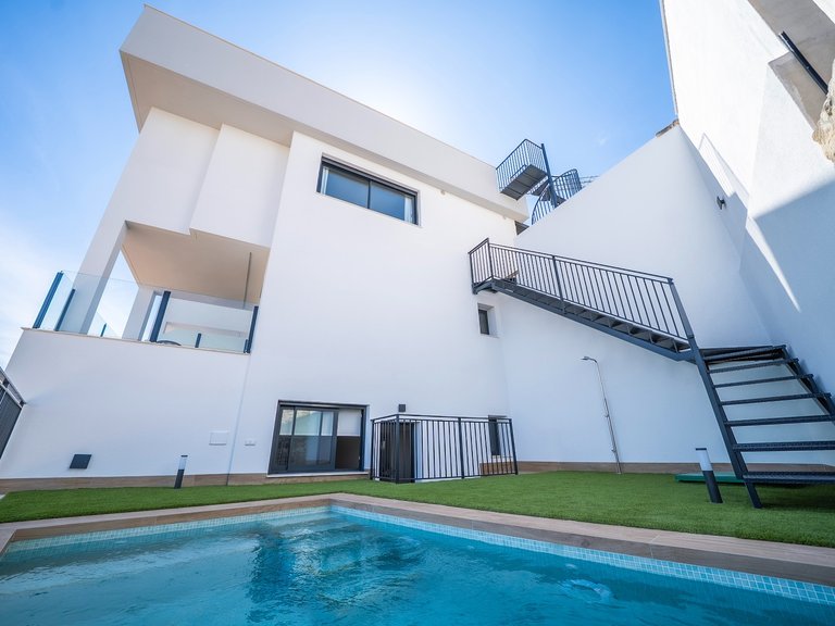 Villa for Sale in LA FINCA GOLF / ALGORFA, Algorfa, Alicante 1