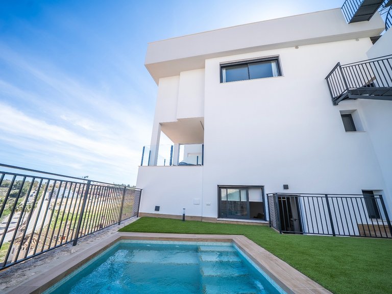 Villa for Sale in LA FINCA GOLF / ALGORFA, Algorfa, Alicante 3