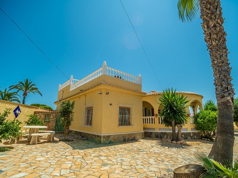 Villa for Sale in La siesta, Torrevieja, Alicante 5