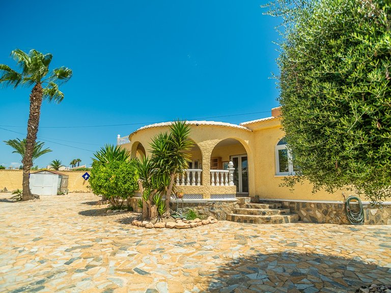 Villa for Sale in La siesta, Torrevieja, Alicante 6