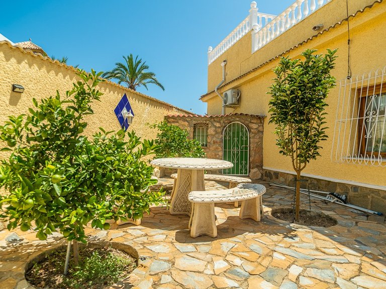 Villa for Sale in La siesta, Torrevieja, Alicante 8