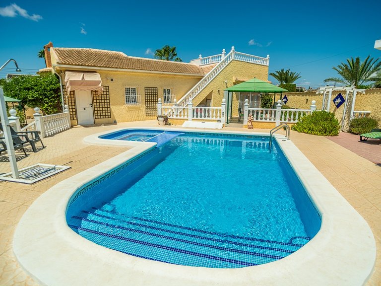 Villa for Sale in La siesta, Torrevieja, Alicante 43