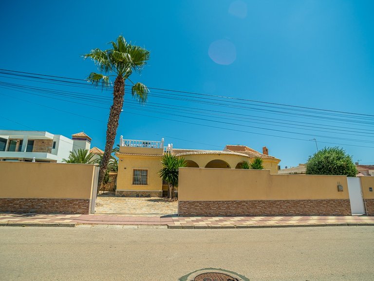 Villa for Sale in La siesta, Torrevieja, Alicante 36