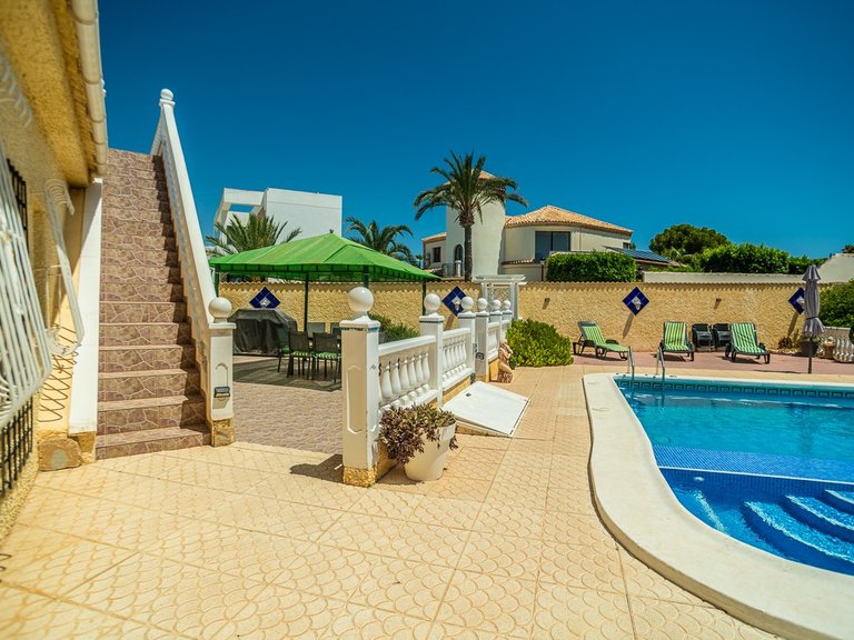 Villa for Sale in La siesta, Torrevieja, Alicante 44