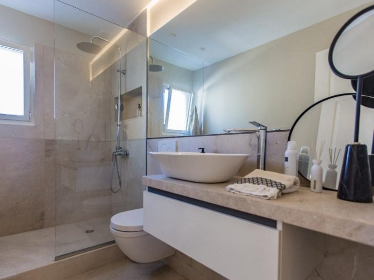 Villa for Sale in Calvià, Costa De La Calma, Balearic Islands 13