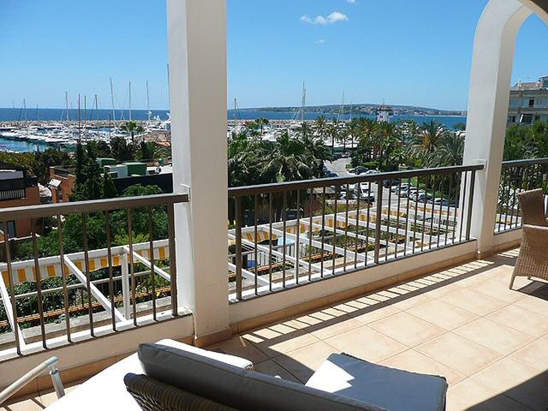 Apartment for Sale in Calvià, Portals Nous, Balearic Islands 1