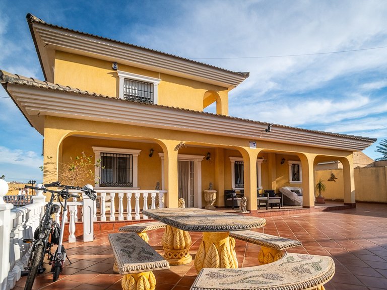 Villa for Sale in LOS BALCONES - LOS ALTOS, Torrevieja, Alicante 5