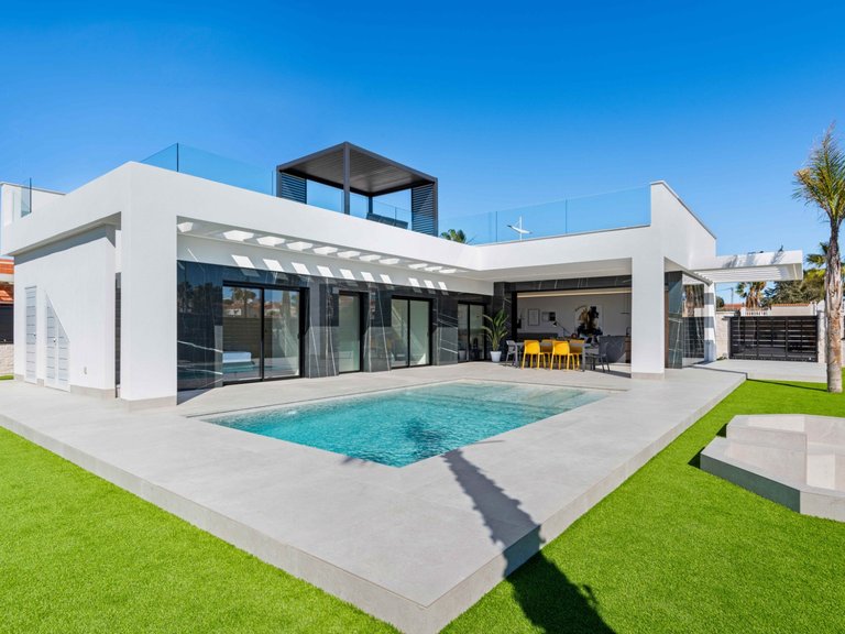 Villa for Sale in Algorfa, Alicante 1