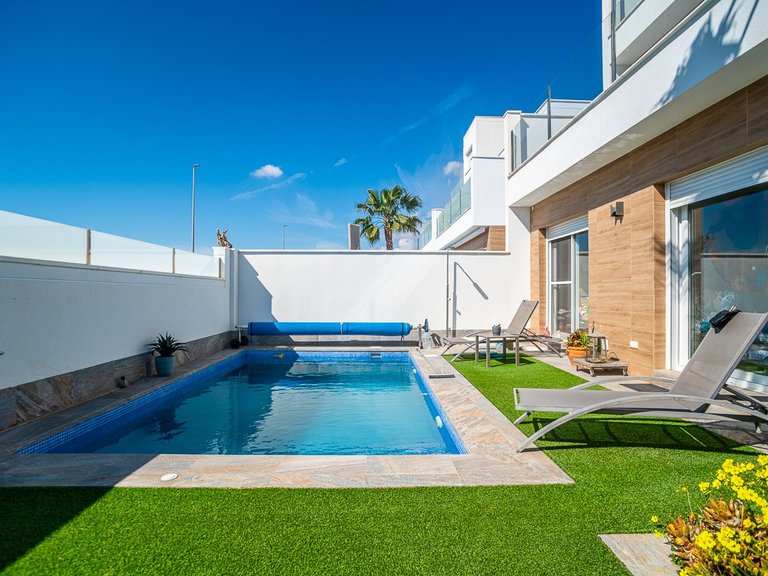 Villa for Sale in Pilar De La Horadada, Alicante 2