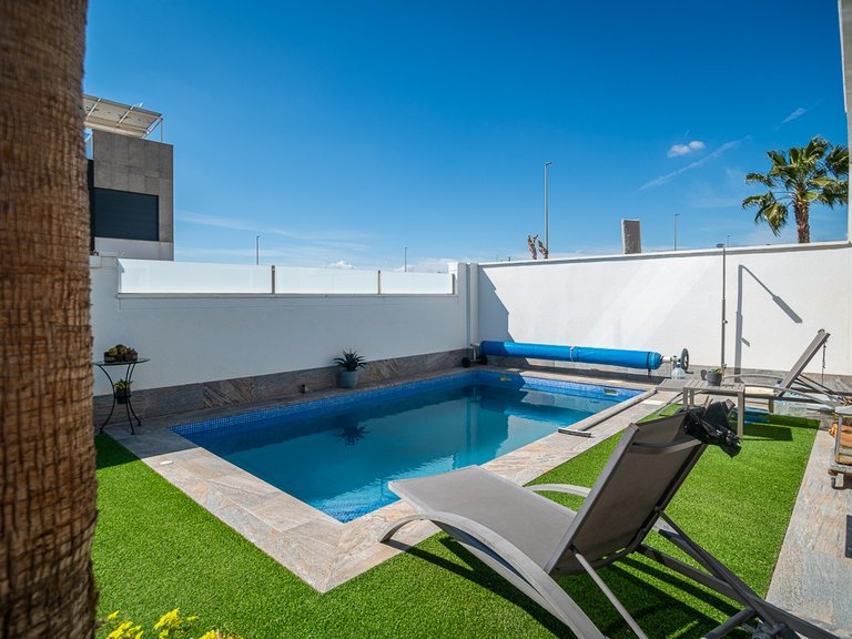 Villa for Sale in Pilar De La Horadada, Alicante 34