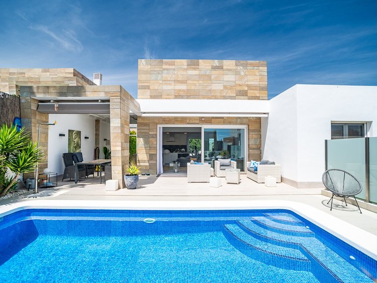 Villa for Sale in La Finca Golf, Algorfa, Alicante 3