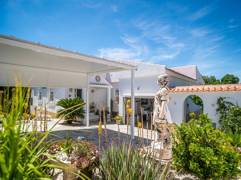 Villa for Sale in La Marina, Alicante 2