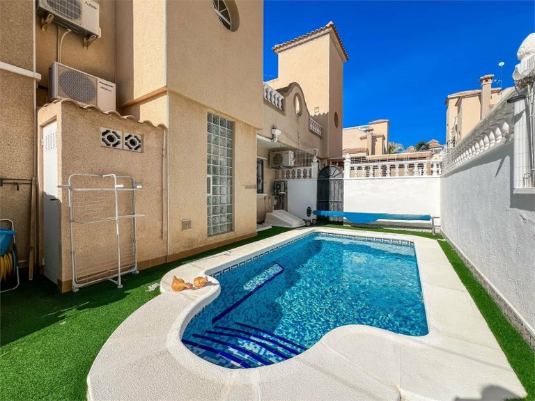 Villa for Sale in Orihuela Costa, Alicante 28
