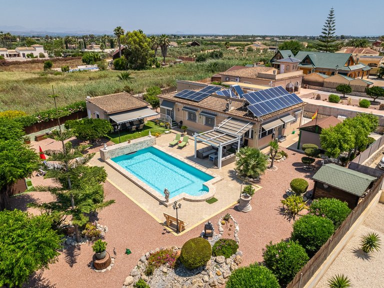 Villa for Sale in Catral, Alicante 1