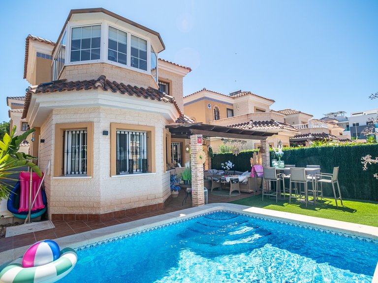 Villa for Sale in El Raso, Alicante 23