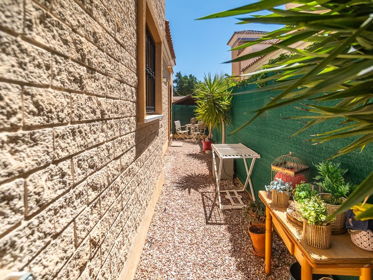 Villa for Sale in El Raso, Alicante 27