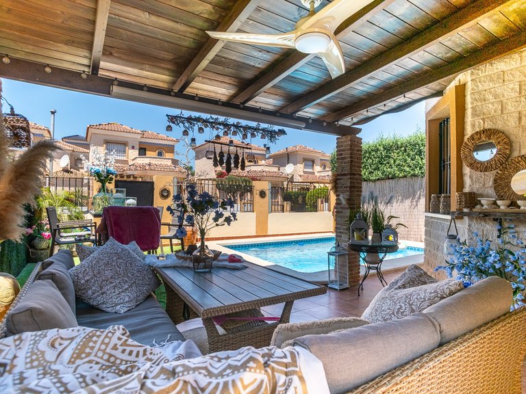 Villa for Sale in El Raso, Alicante 26