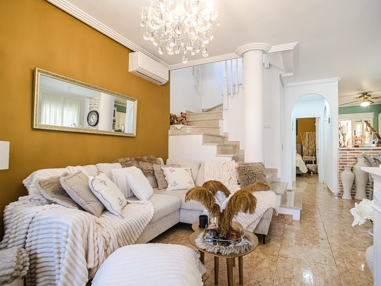 Villa for Sale in El Raso, Alicante 9