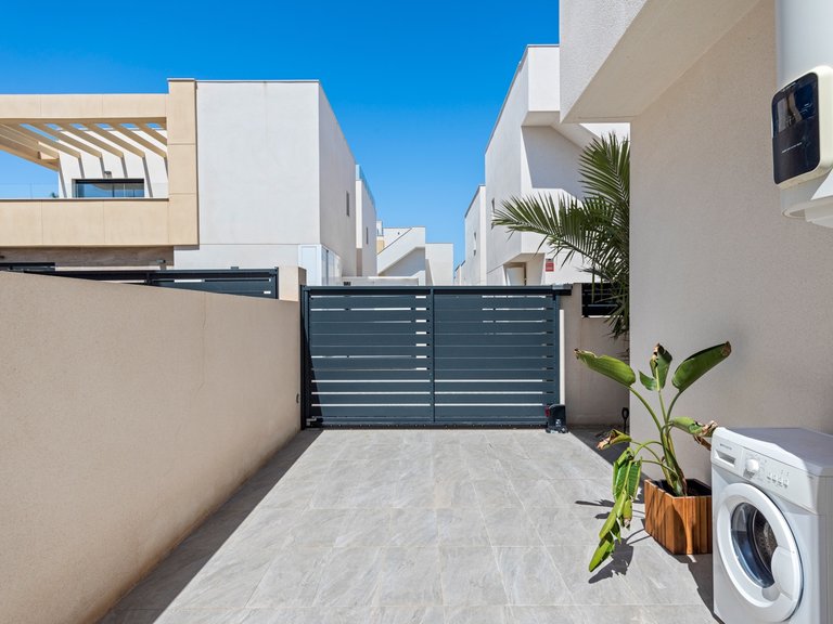 Villa for Sale in La Herada, Los Montesinos, Alicante 40