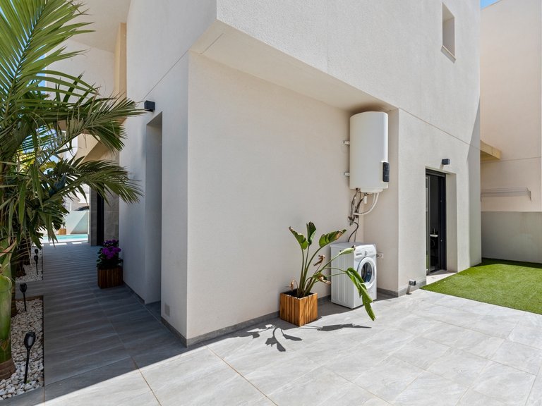Villa for Sale in La Herada, Los Montesinos, Alicante 38