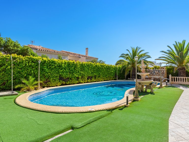 Villa for Sale in Playa Flamenca, Orihuela Costa, Alicante 10