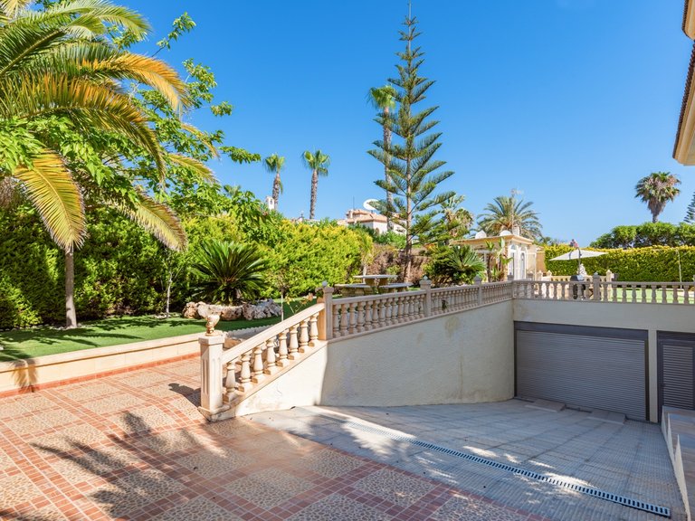 Villa for Sale in Playa Flamenca, Orihuela Costa, Alicante 9