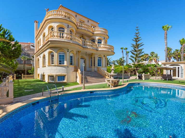 Villa for Sale in Playa Flamenca, Orihuela Costa, Alicante 2
