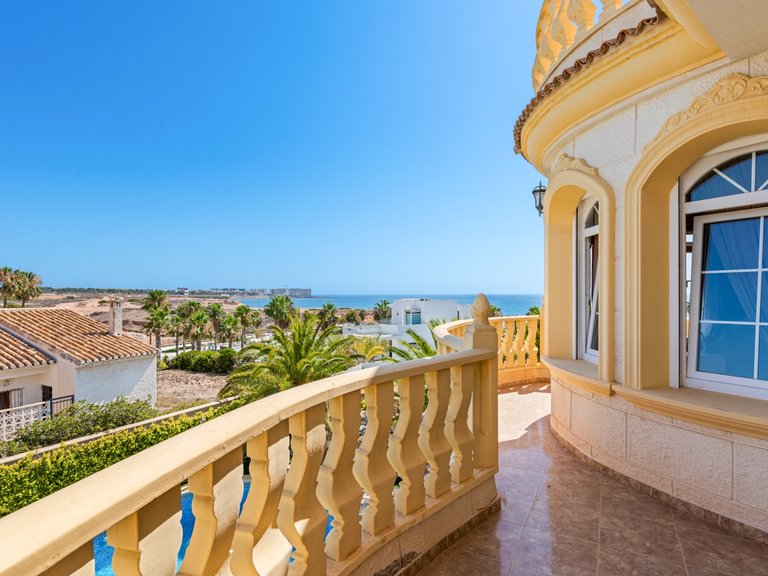 Villa for Sale in Playa Flamenca, Orihuela Costa, Alicante 27