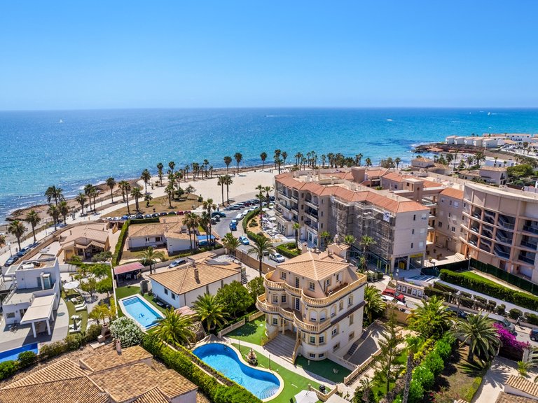 Villa for Sale in Playa Flamenca, Orihuela Costa, Alicante 1
