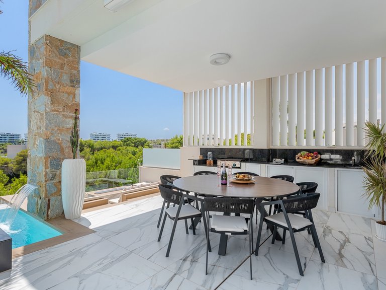 Villa for Sale in Las Colinas Golf Resort, Las Colinas Golf, Alicante 26