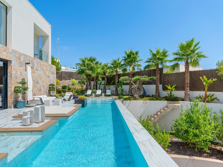 Villa for Sale in Las Colinas Golf Resort, Las Colinas Golf, Alicante 11