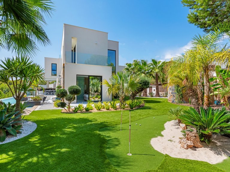Villa for Sale in Las Colinas Golf Resort, Las Colinas Golf, Alicante 37