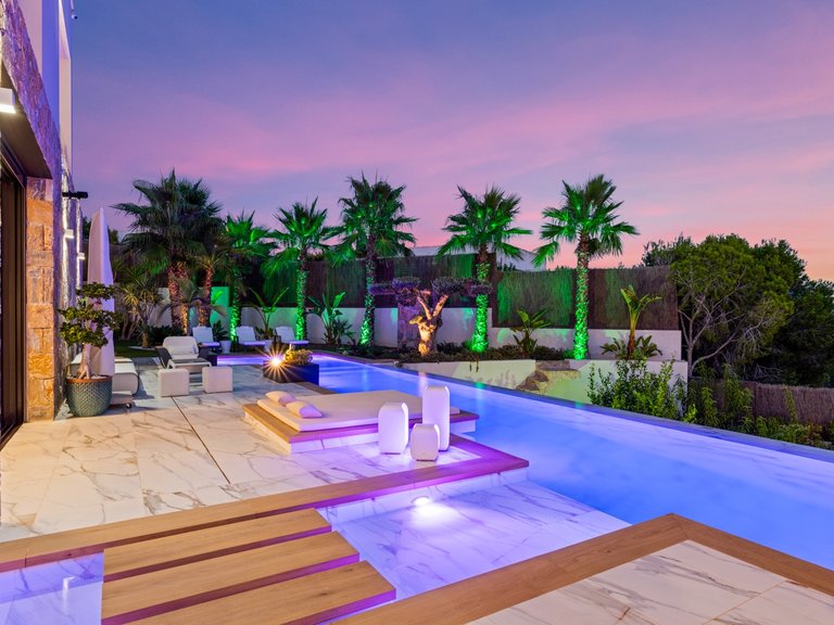 Villa for Sale in Las Colinas Golf Resort, Las Colinas Golf, Alicante 5
