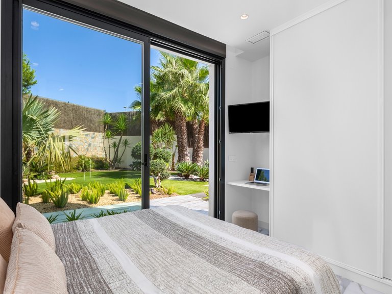 Villa for Sale in Las Colinas Golf Resort, Las Colinas Golf, Alicante 33