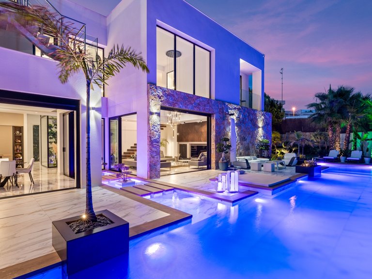 Villa for Sale in Las Colinas Golf Resort, Las Colinas Golf, Alicante 2