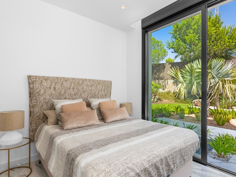 Villa for Sale in Las Colinas Golf Resort, Las Colinas Golf, Alicante 32