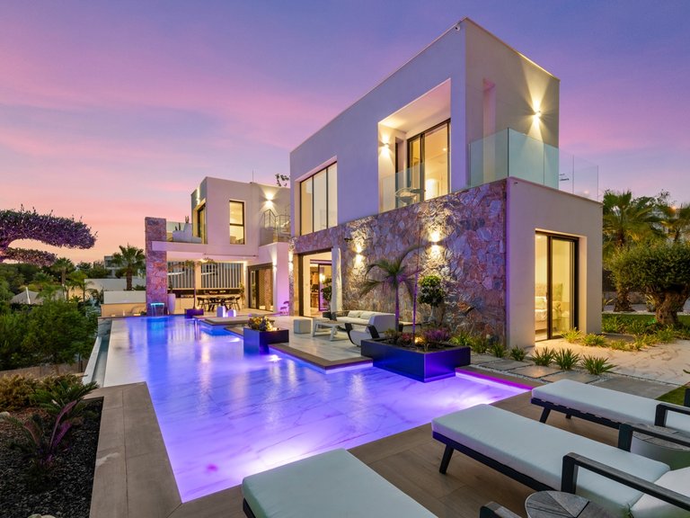 Villa for Sale in Las Colinas Golf Resort, Las Colinas Golf, Alicante 3