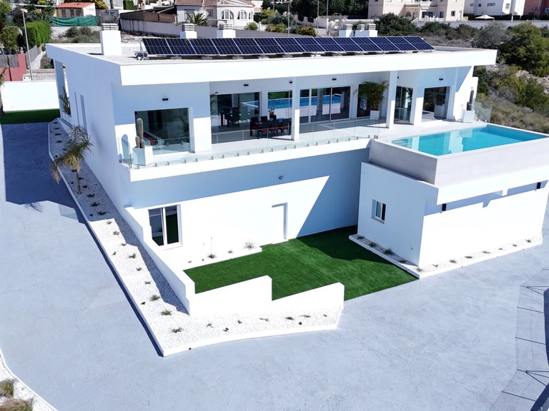 Villa for Sale in La Marina / El Pinet, La Marina, Alicante 2