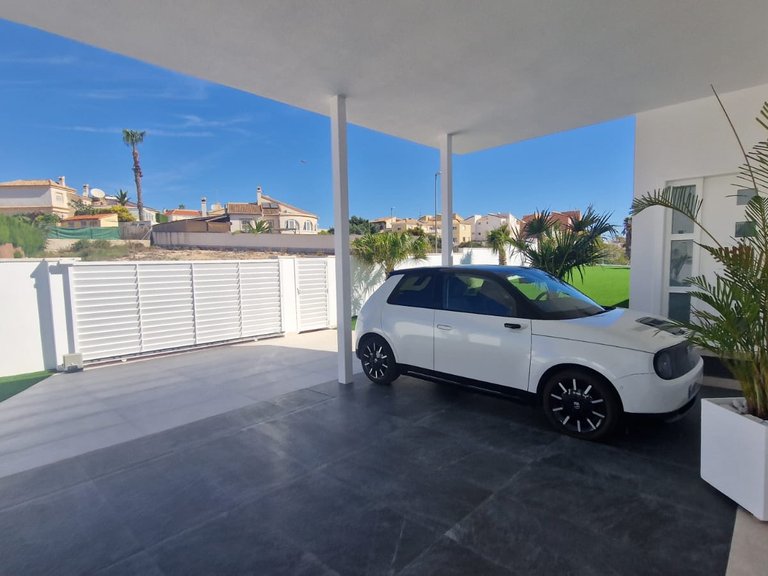 Villa for Sale in La Marina / El Pinet, La Marina, Alicante 43