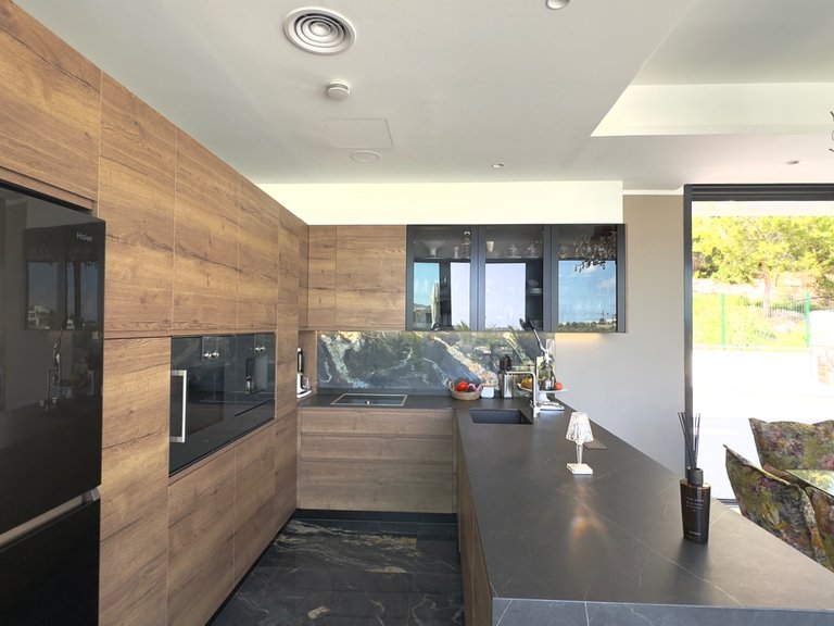 Villa for Sale in Las Colinas Golf Resort, Las Colinas Golf, Alicante 8