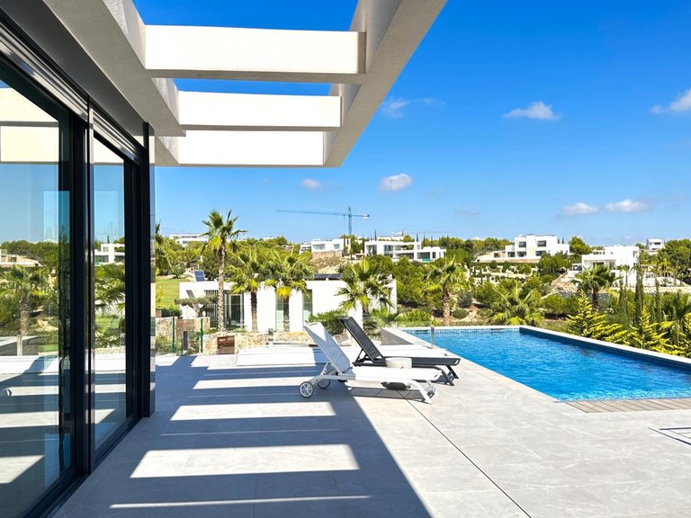Villa for Sale in Las Colinas Golf Resort, Las Colinas Golf, Alicante 2